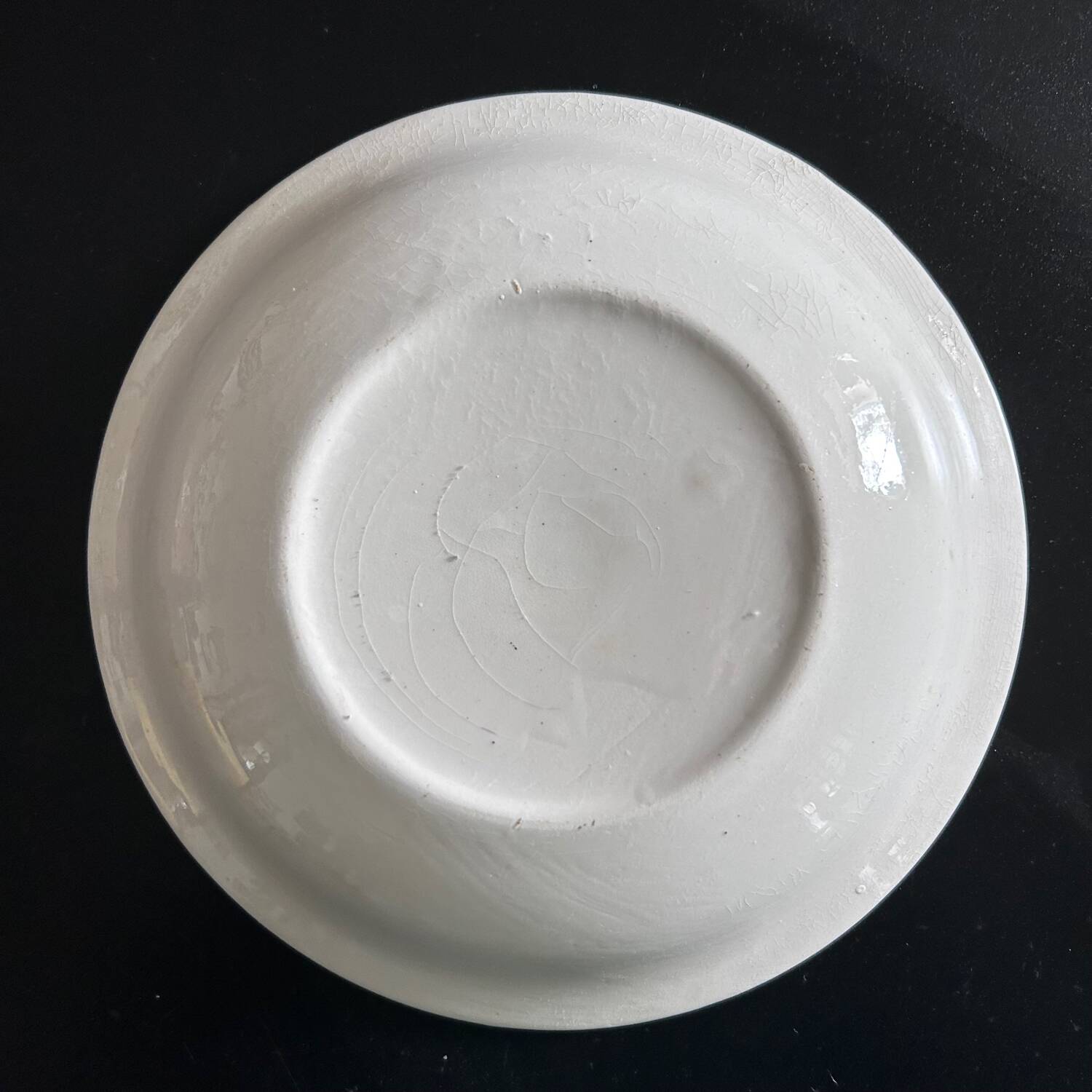 Decorative plate with abstract painting