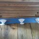 Porte manteaux  bois peinture bleu  patinée 3 patères métal