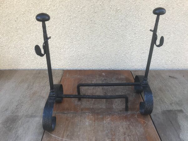 Aire de landiers a crémaillère fer forgé cintré avec porte broche vintage