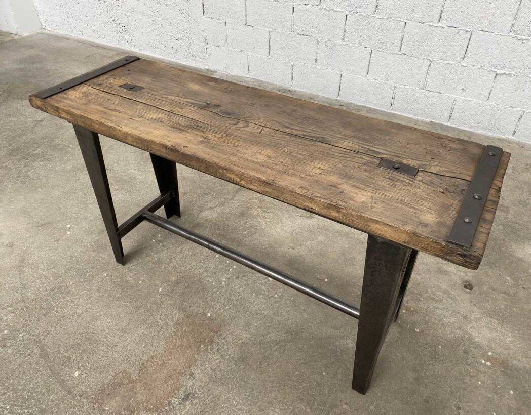 Small industrial console