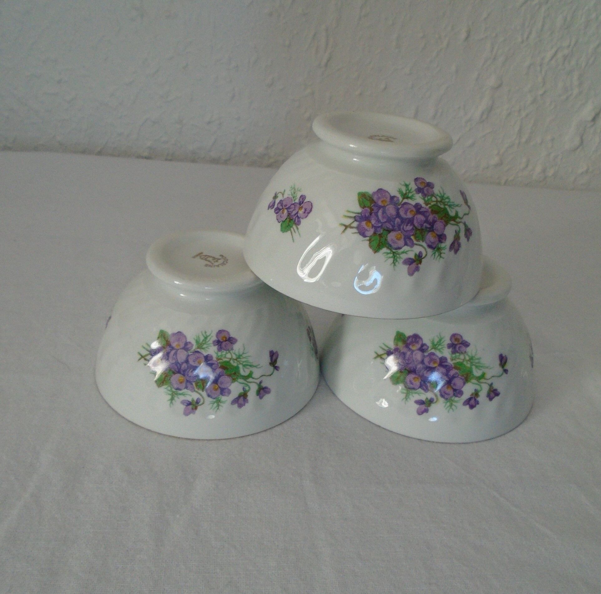 6 bols violettes porcelain decoration of small purple flowers