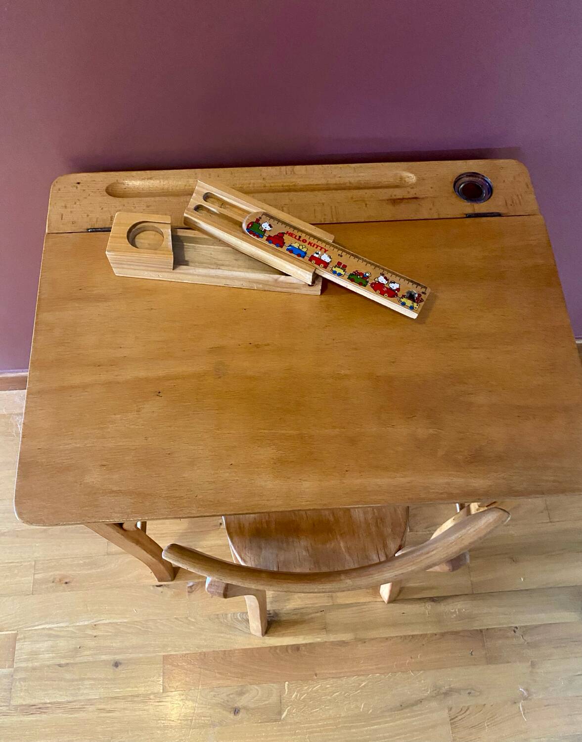 Pupitre,bureau d’écolier et sa chaise Bauman, ancien bureau enfants, mobilier enfant 1960.