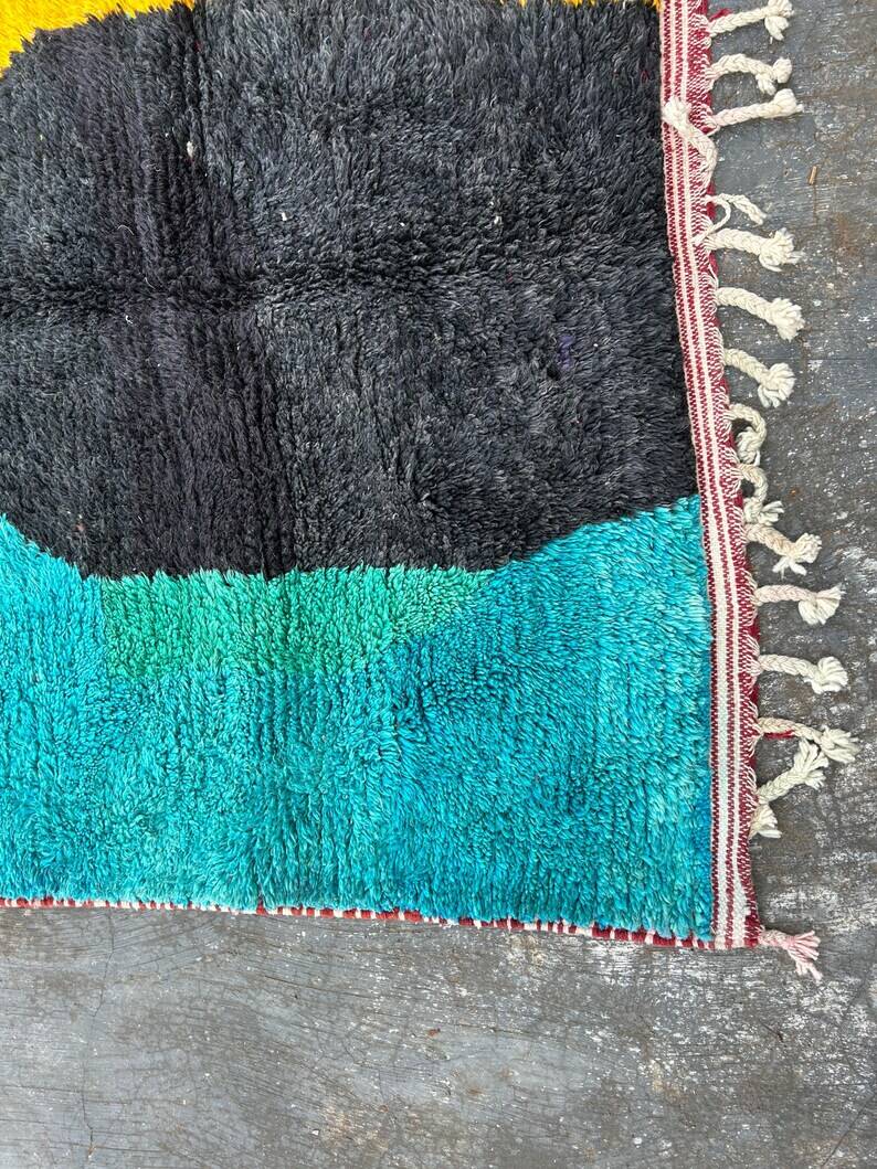 Moroccan handmade rug 250cm x 150cm