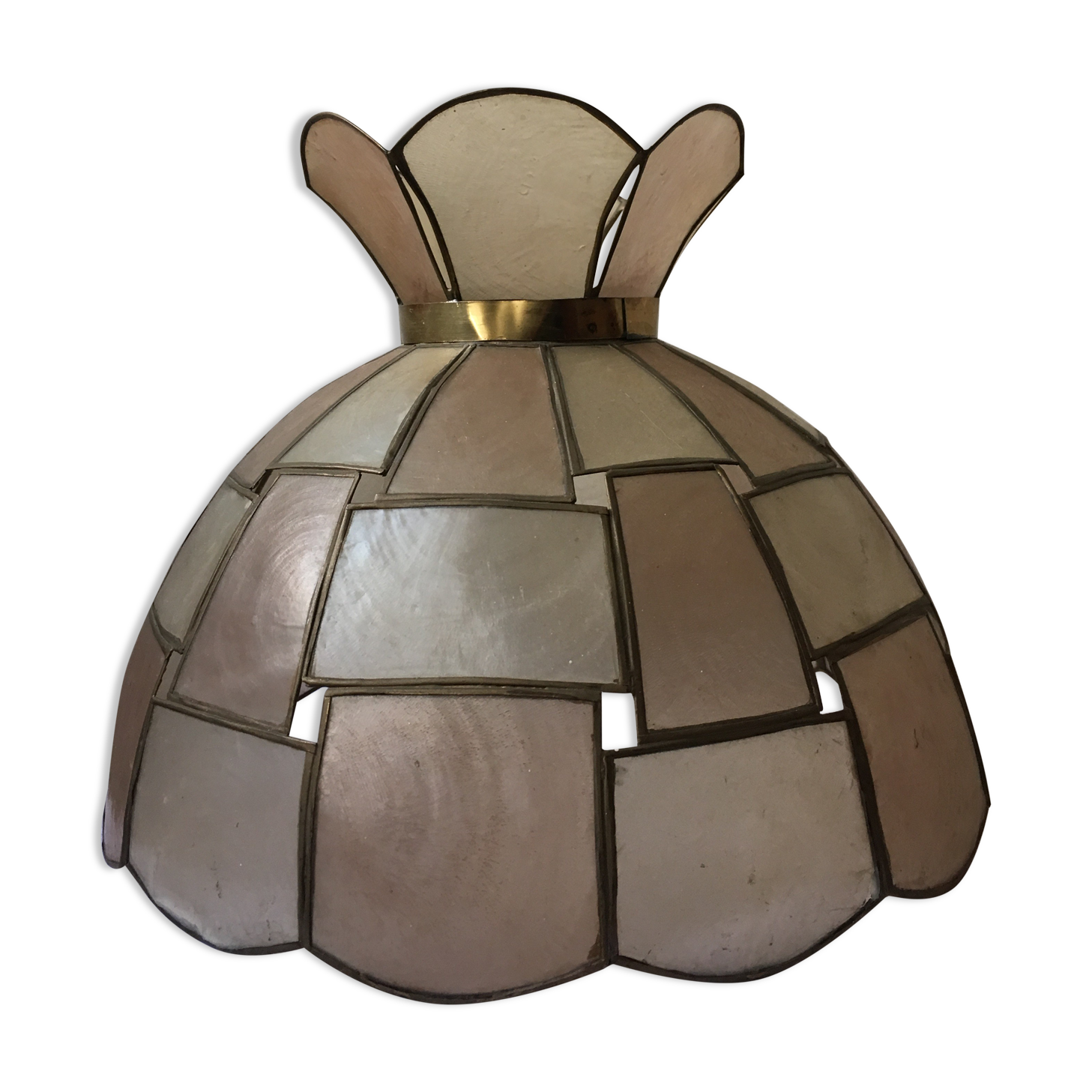 Mother-of-pearl and brass suspension with its collar