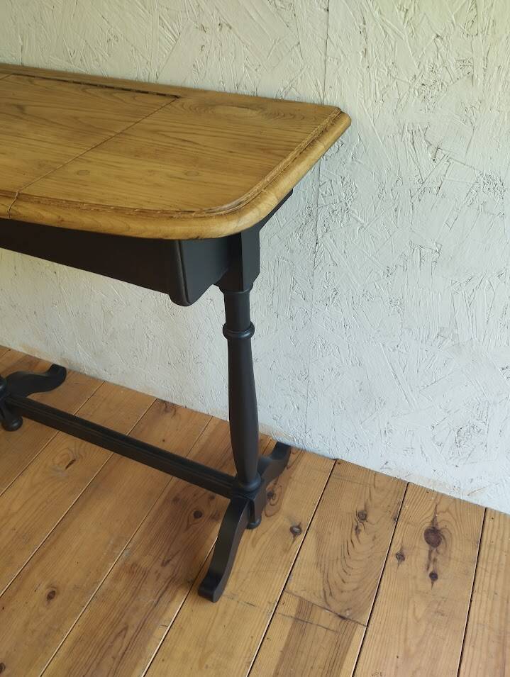 Console, desk, lectern