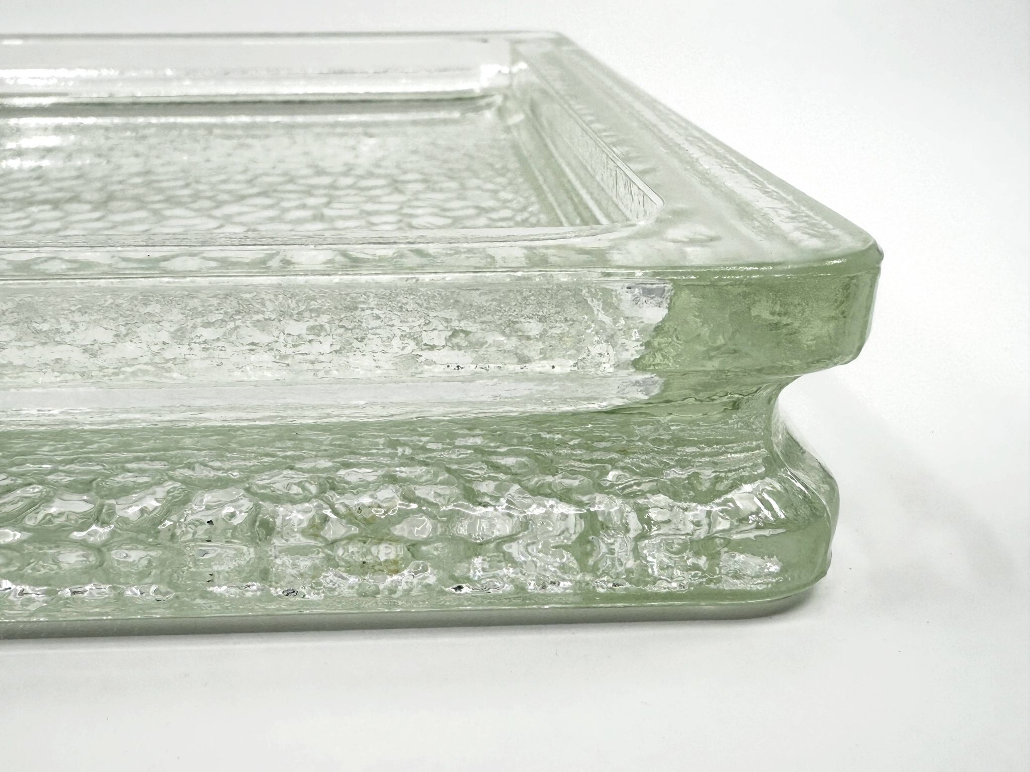 Nevada molded glass pocket emptier • Saint-Gobain • 1950