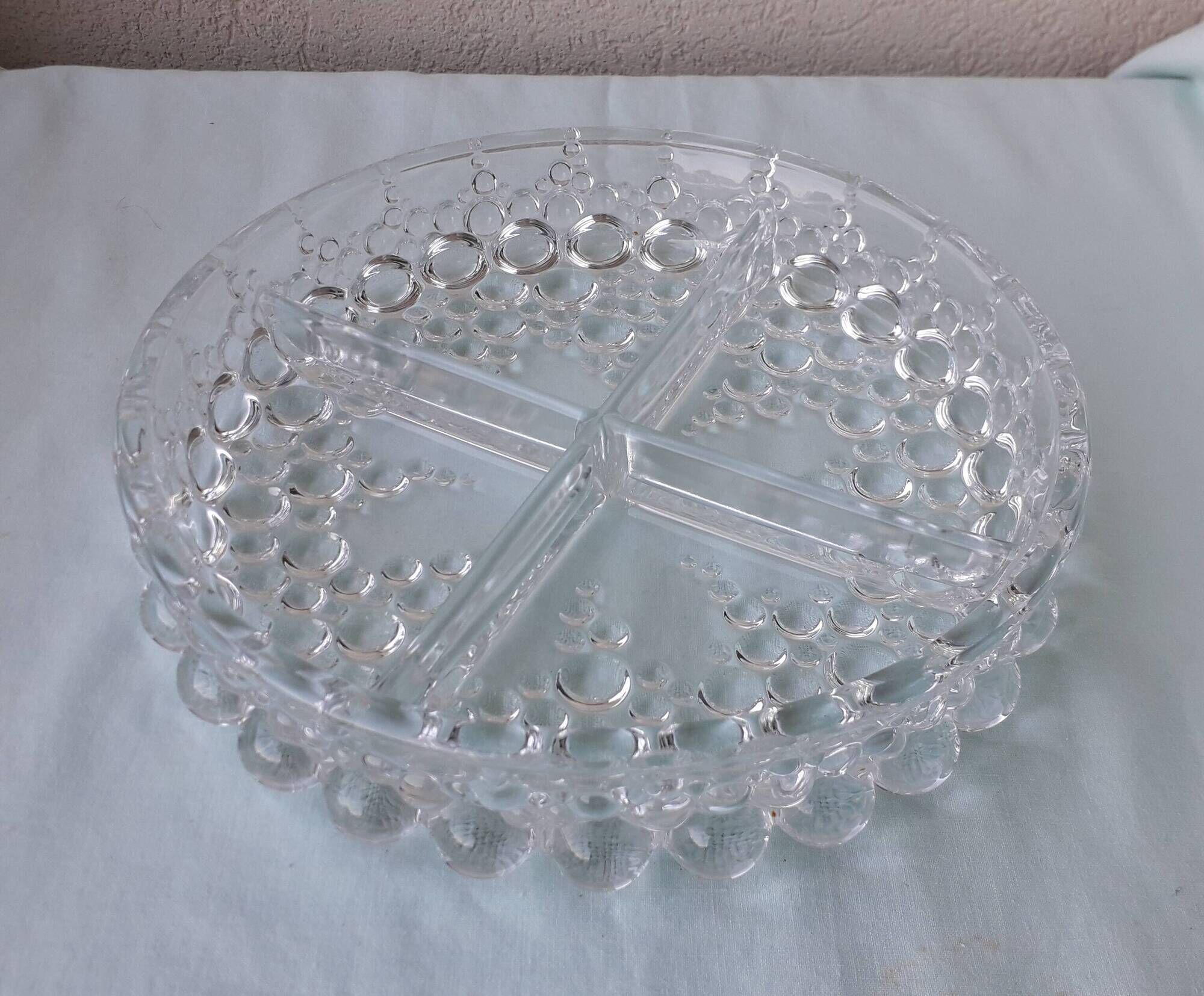 Glass dish with 4 compartments