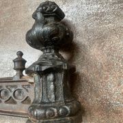 Paire de chenets en bronze style Louis XVI