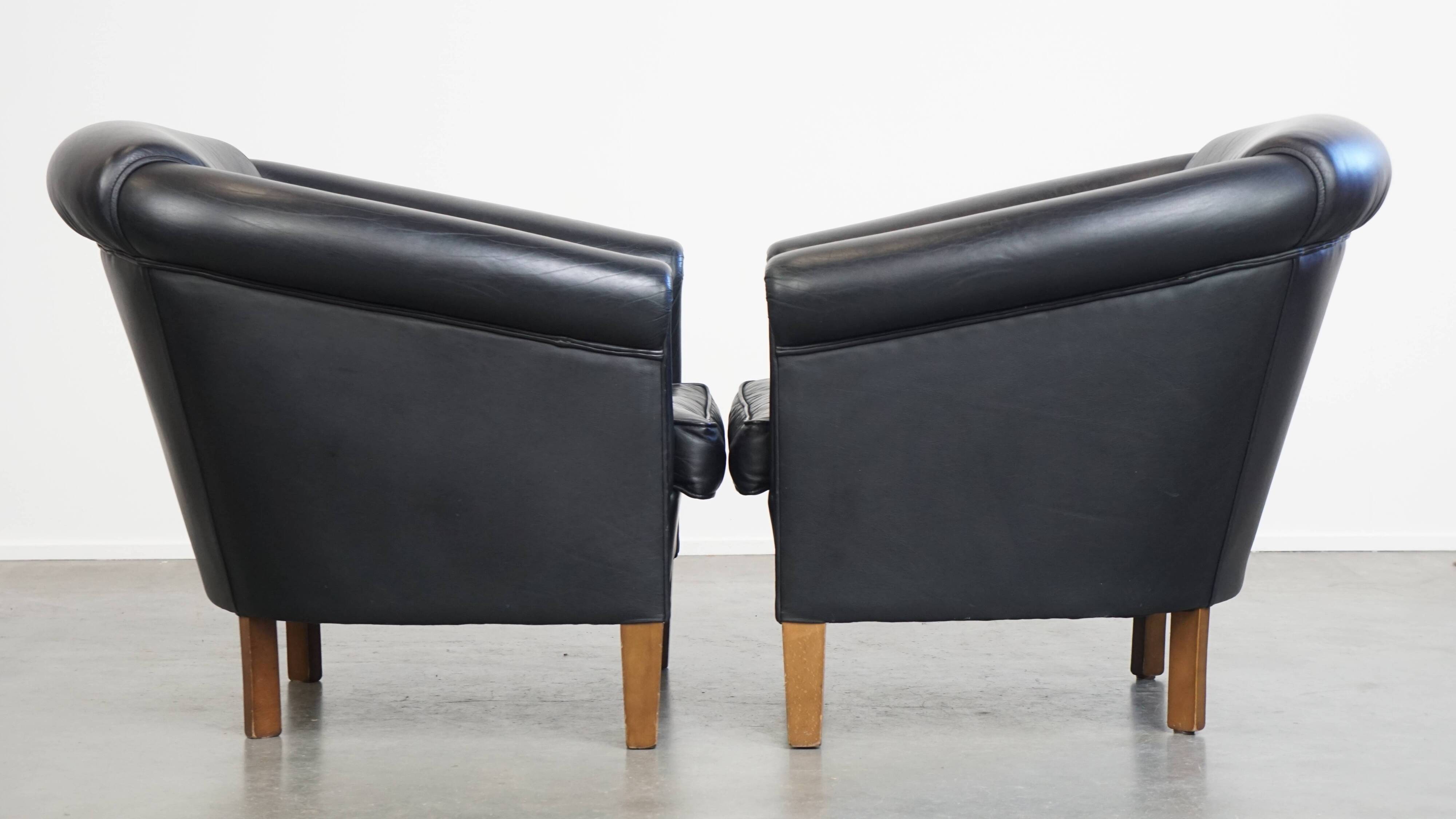 Set of 2 Black Cowhide Leather Club Chairs in English Style