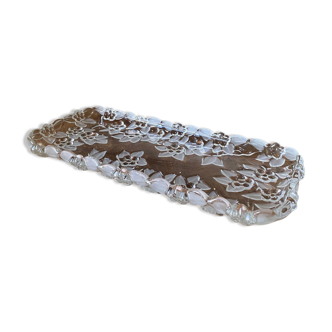 Cake dish in glass