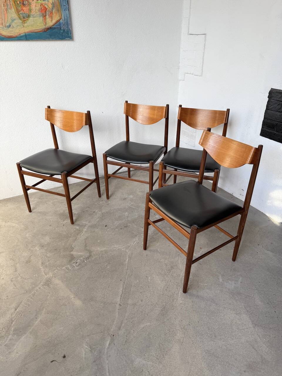 Set of 4 Italian chairs by Gianfranco Frattini.