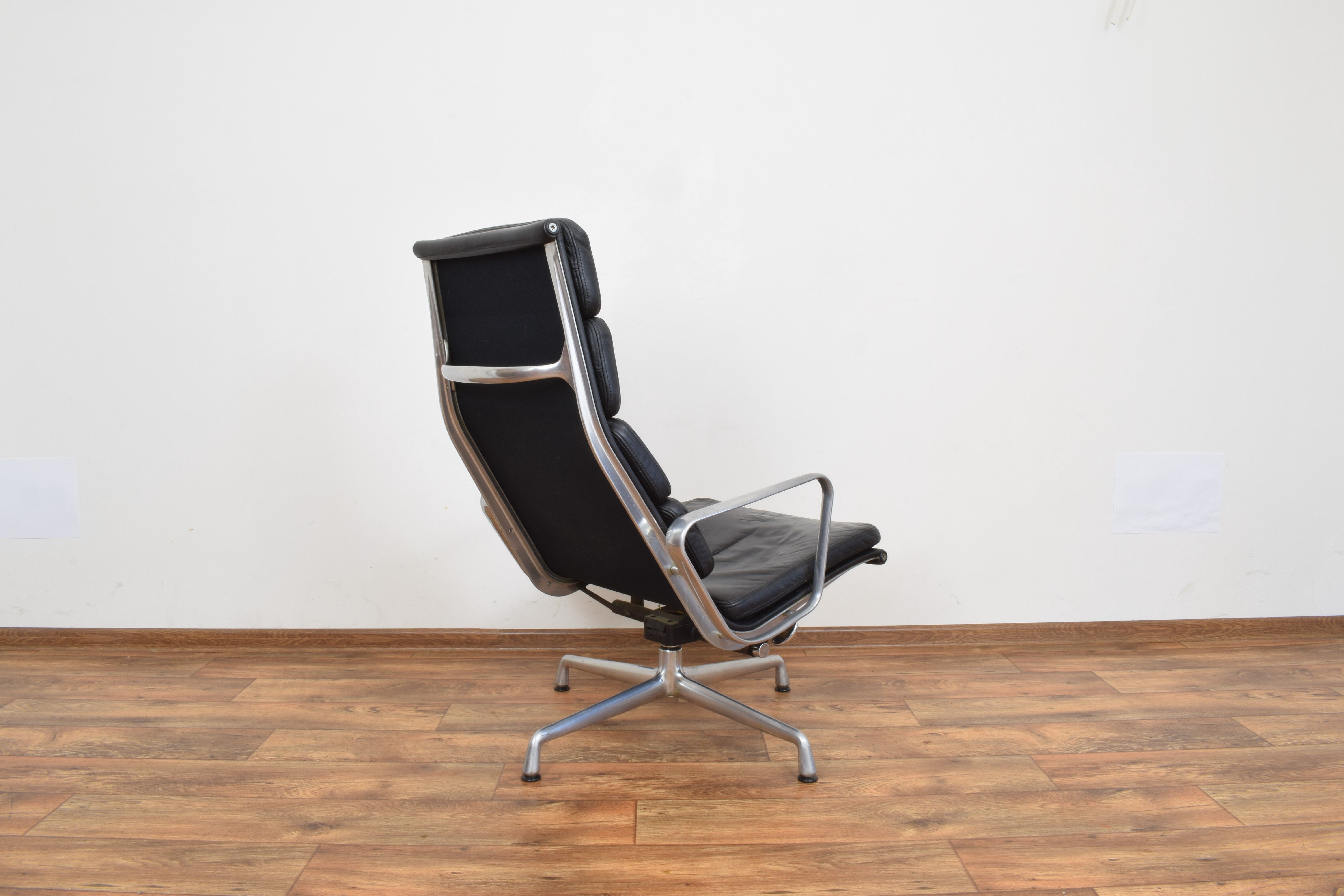 Model EA222 lounge chair by Ray & Charles Eames for Vitra, 1980s