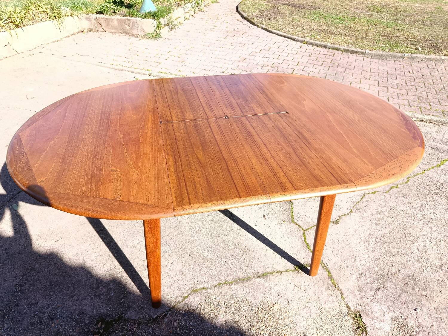 Table Svend Aage Madsen
