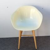 Beige shell armchair, beech legs from Kare Design vintage 1990