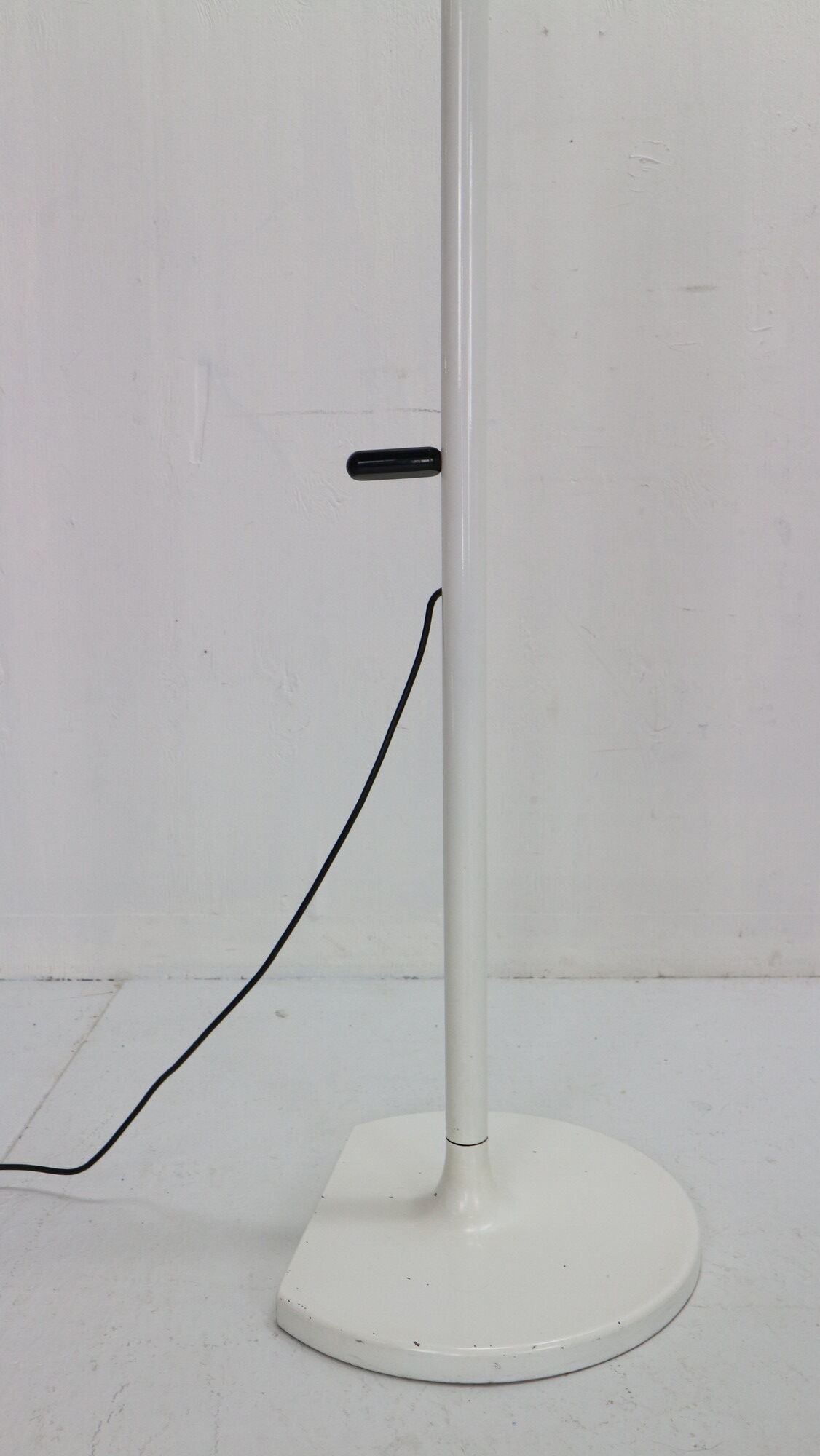 Floor lamp "Coupe" Joe Colombo for Oluce Production 1967, Italy