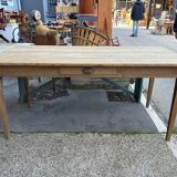 Farm table