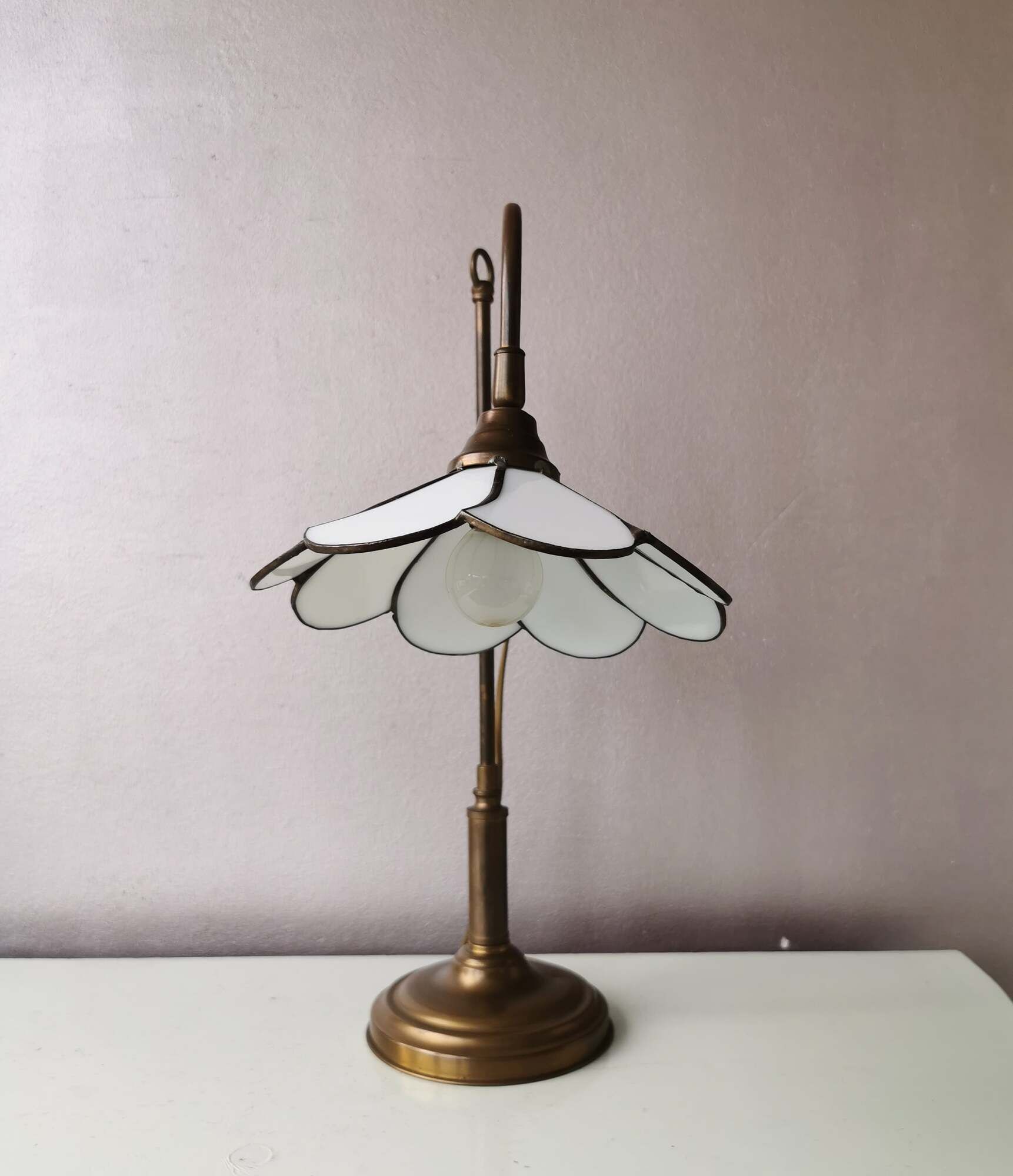 Vintage table lamp/desklamp, seventies in Tiffany style