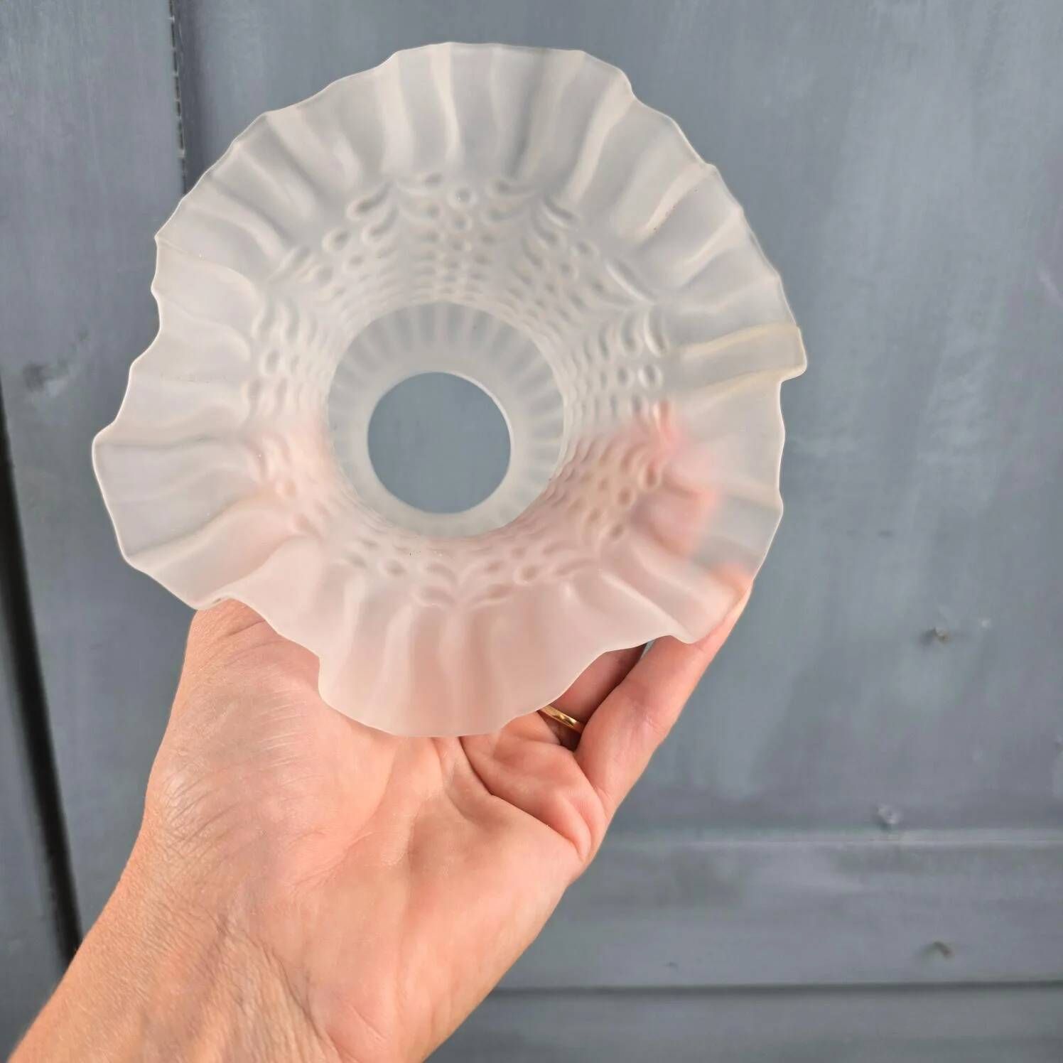 Set of 3 vintage satin glass tulips for lighting – Beaded and pleated decoration