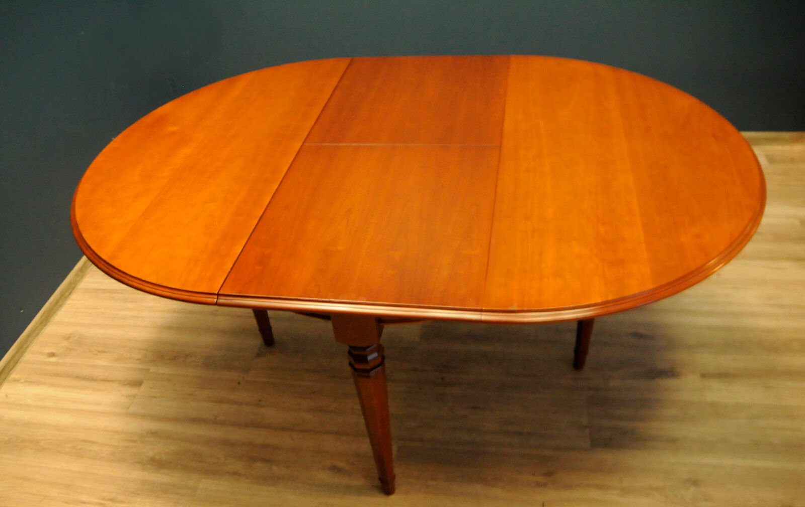 Jaycee furniture english folding table