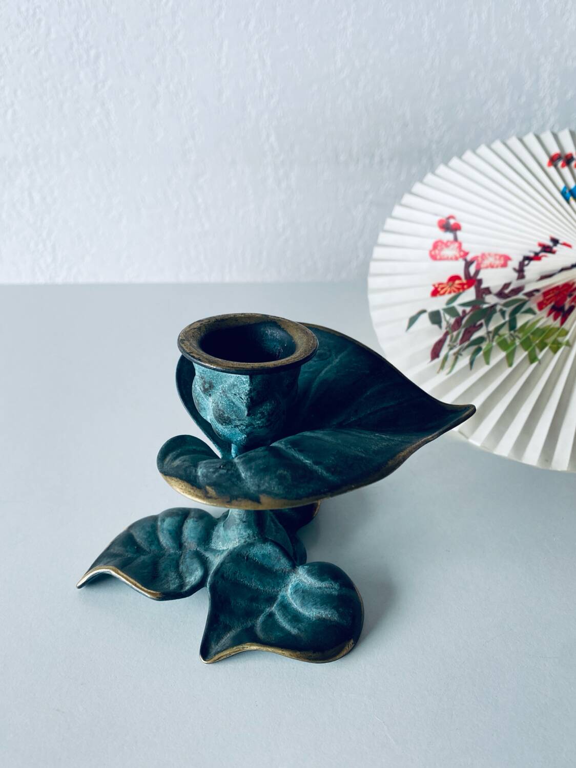 Bronze leaf candle holder