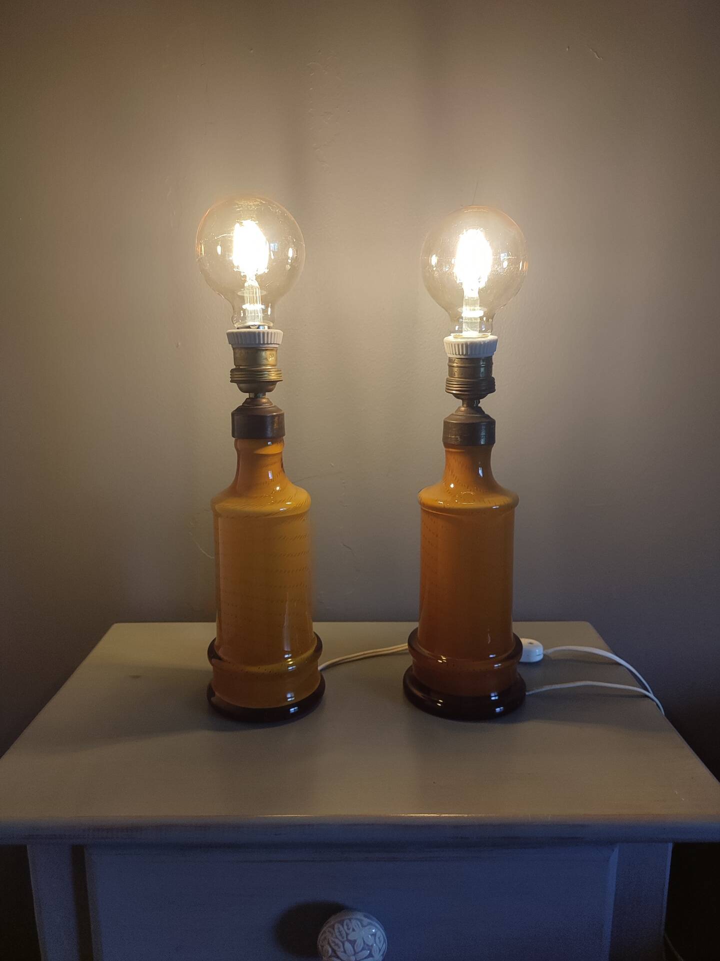 Paire de lampes de table en opaline - années 60/70