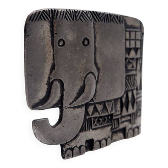 Small decorative metal elephant