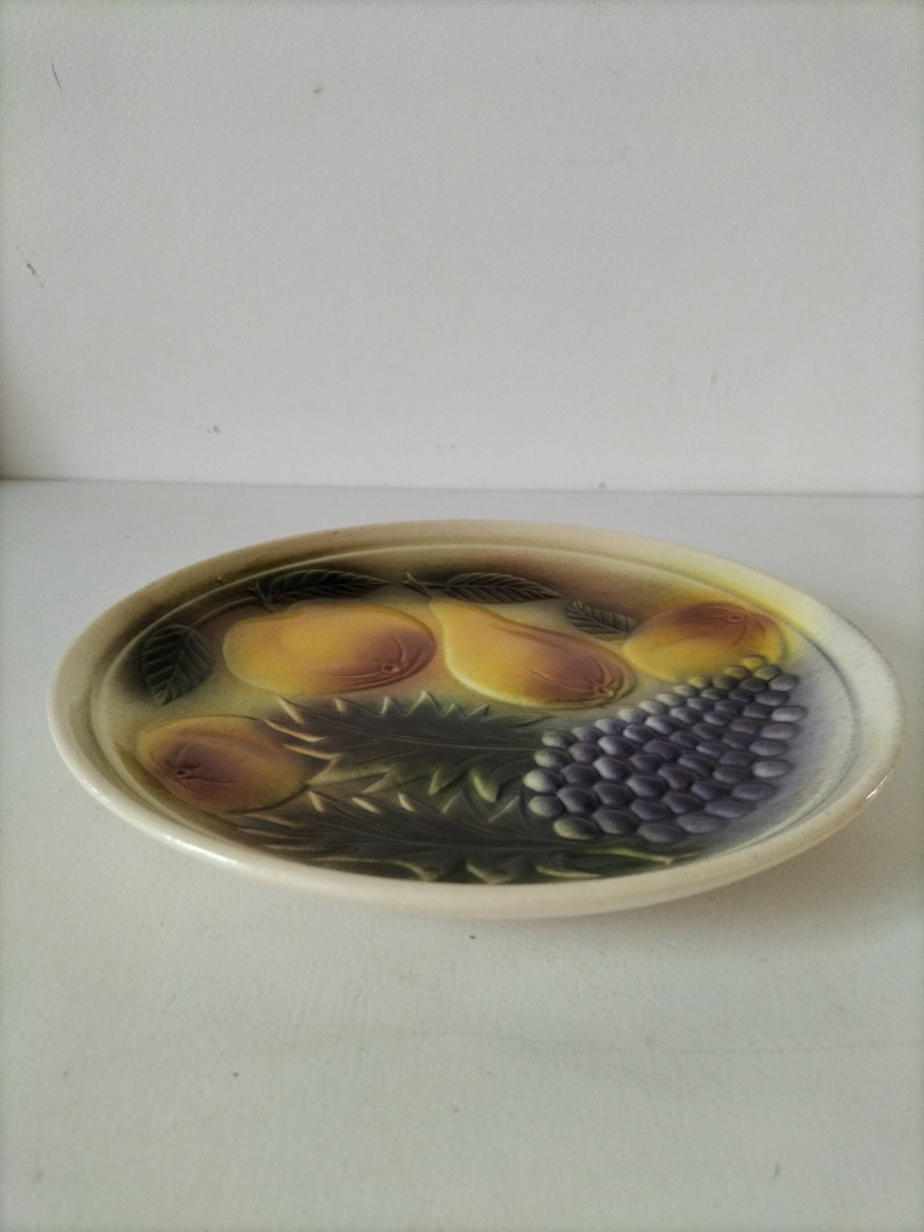 Saint Clement barbotine style plate