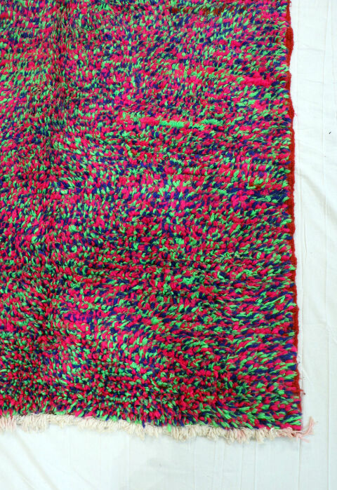 Contemporary carpet Beni Ouarain has polka dots 116 x 180 cm
