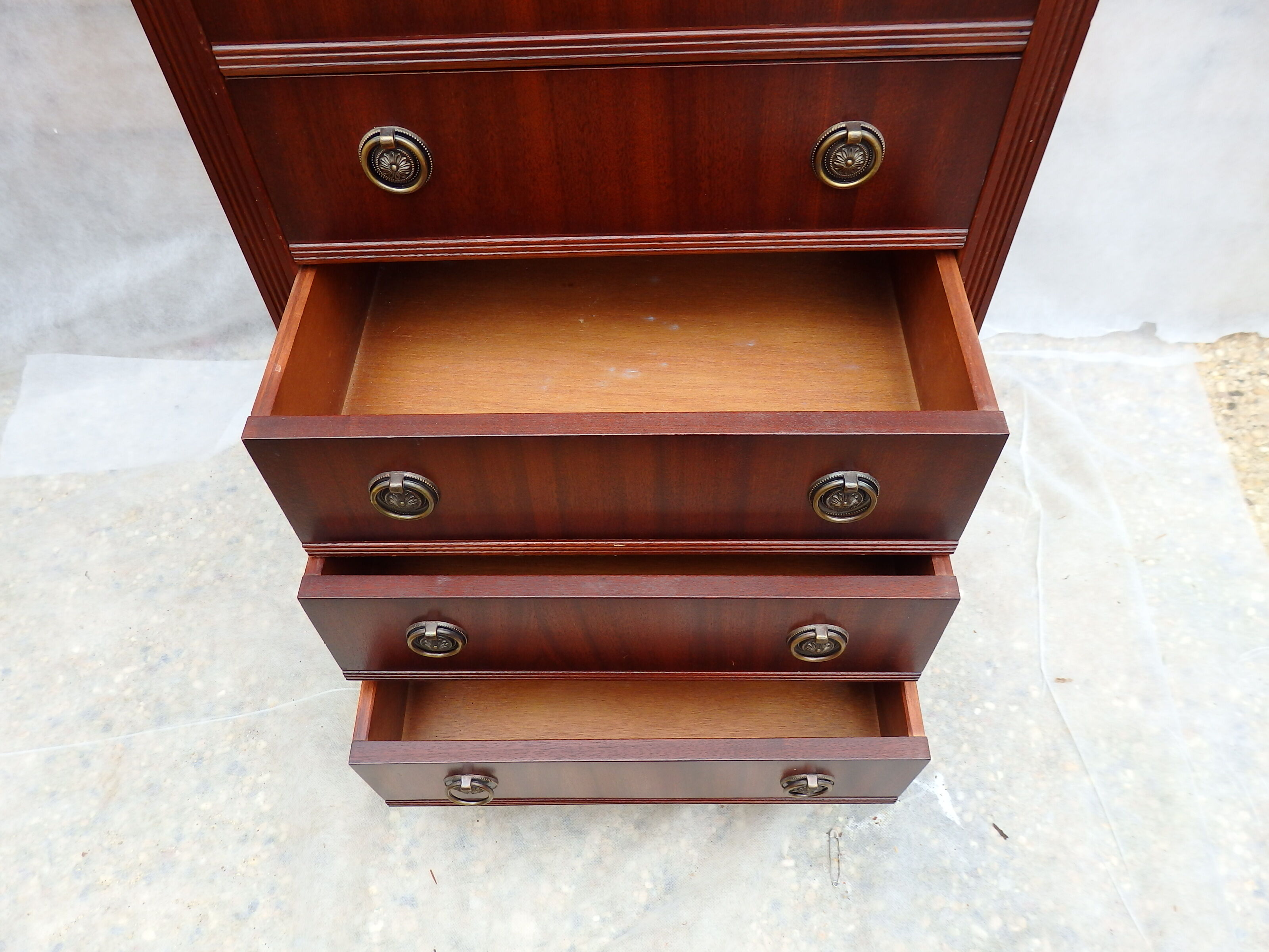 English-style dresser