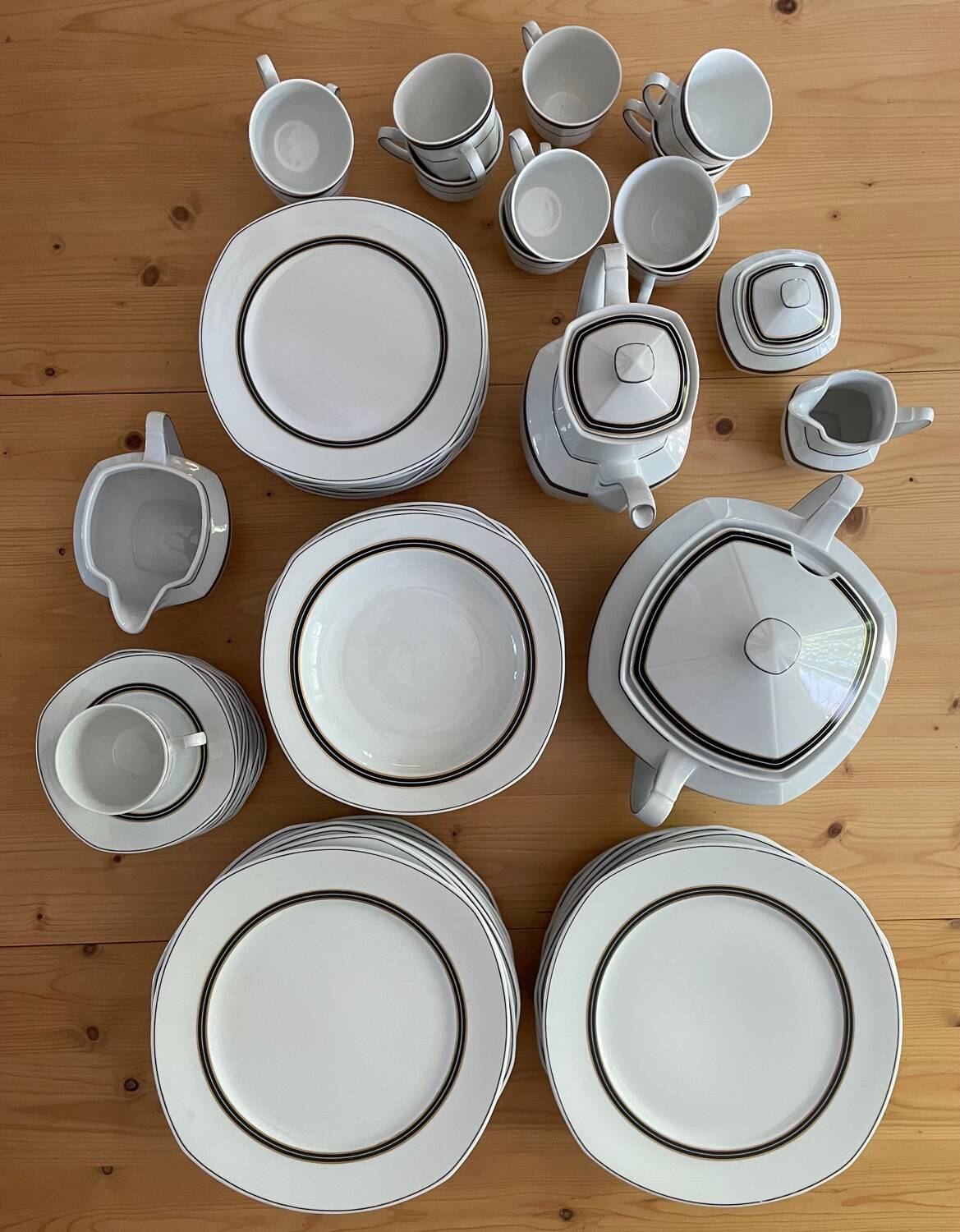 Porcelain service