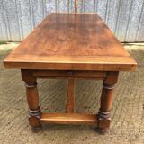 Farmhouse table with cat bar in solid oak with 1 drawer