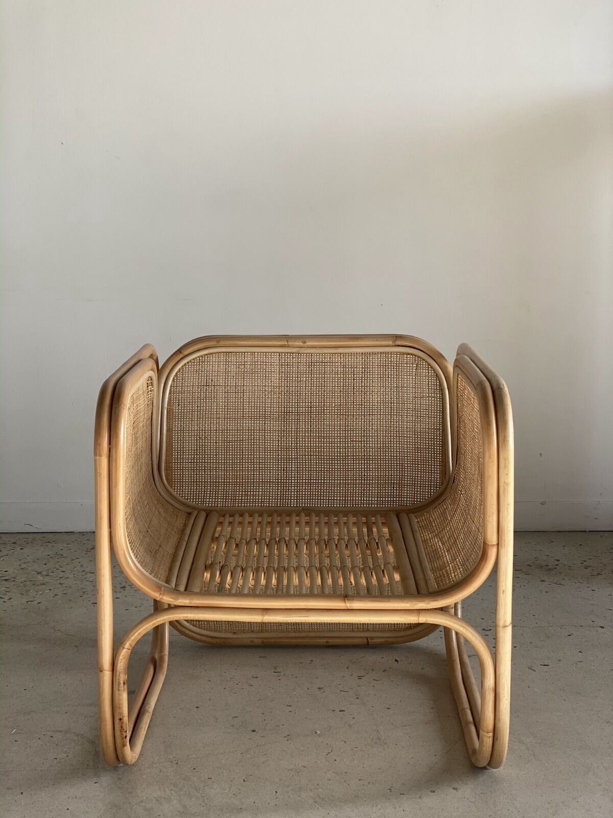 U-shaped armrest rattan armchair, grid canning