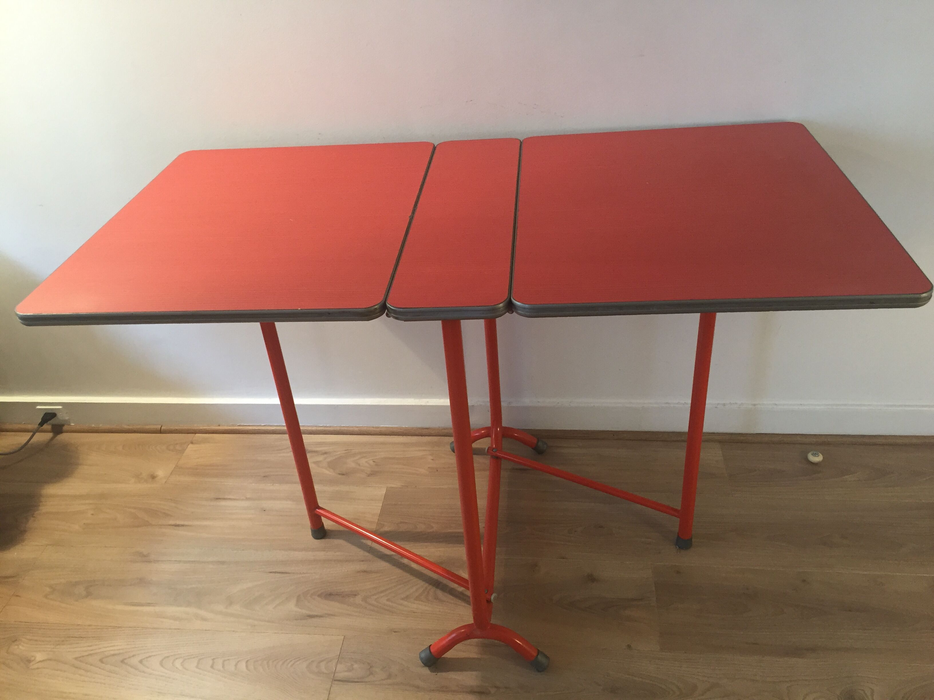 Table pliante pliable formica orange vintage