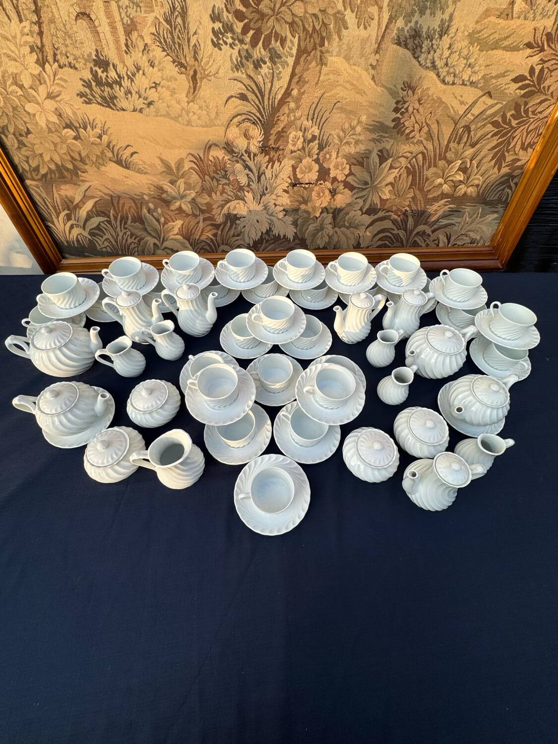 Tea and coffee dessert service (74 pieces)