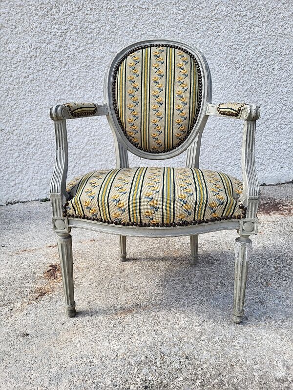 Louis XVI medallion armchair grey n°16