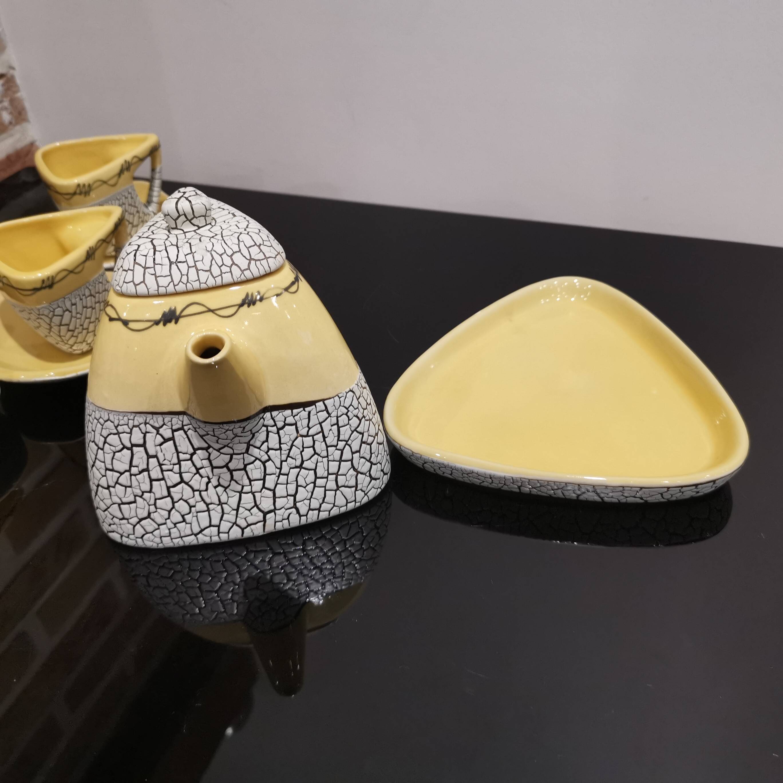 Cracked yellow Bat Trang tea set made in Vietnam