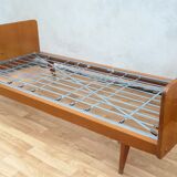 Vintage bed 1 person