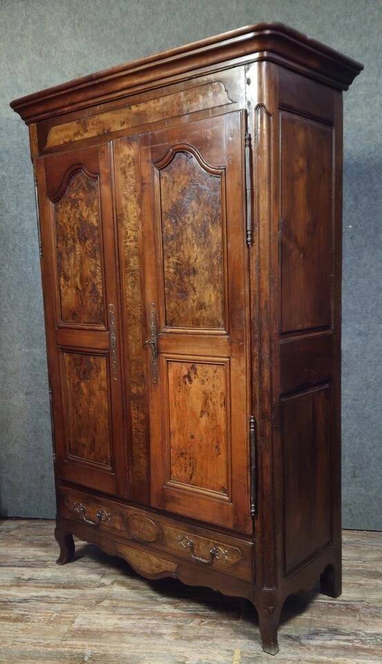 Large antique walnut wardrobe – Louis XV period – 2 doors – 18th century