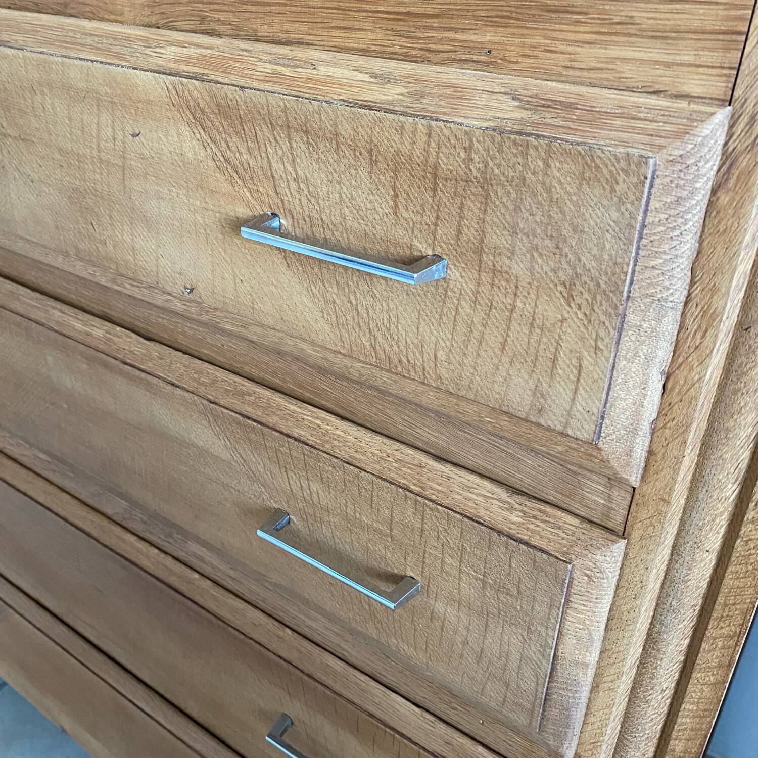 Compass feet chest of drawers