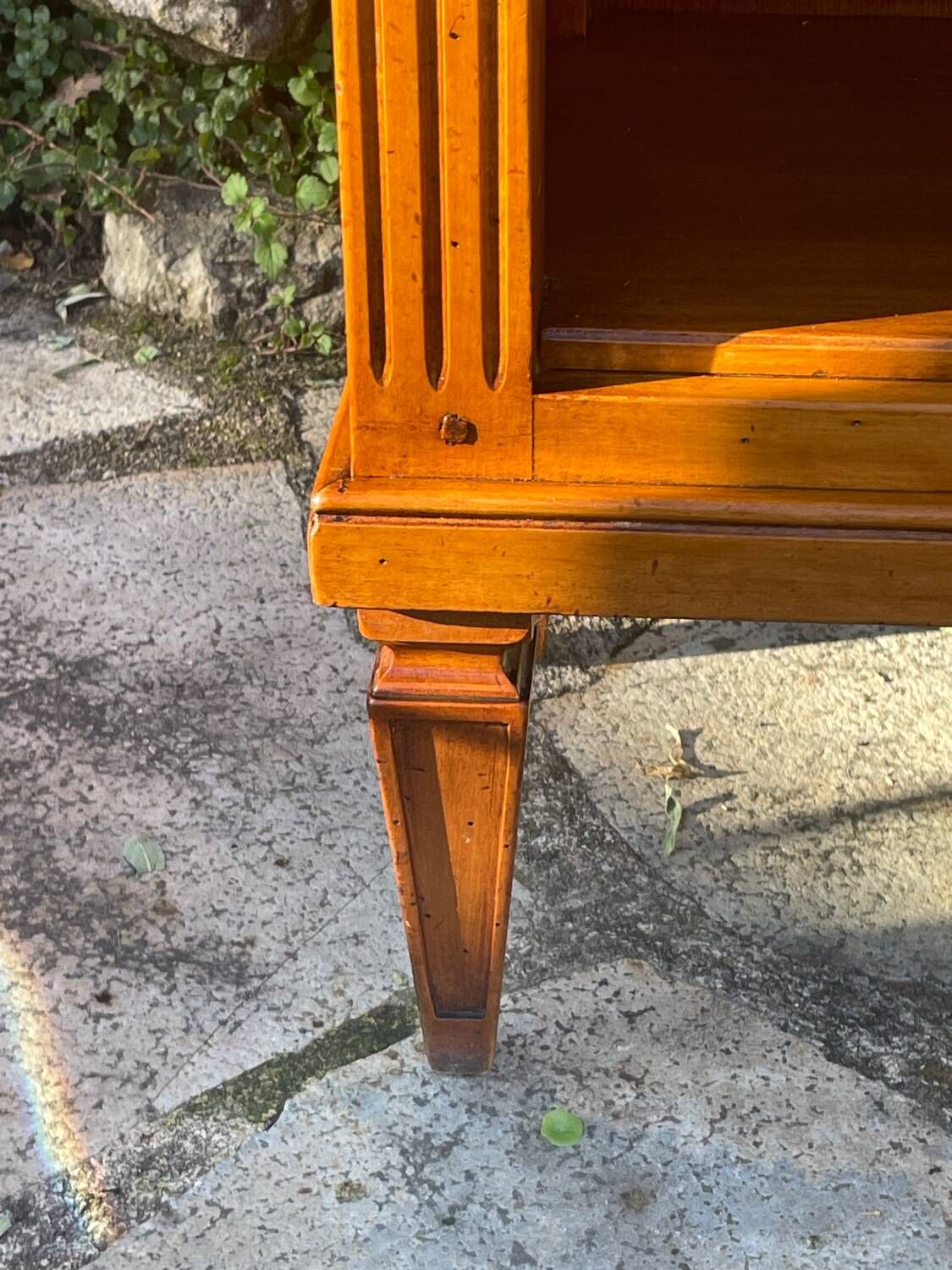Louis XVI style solid wood bibus, 20th century period