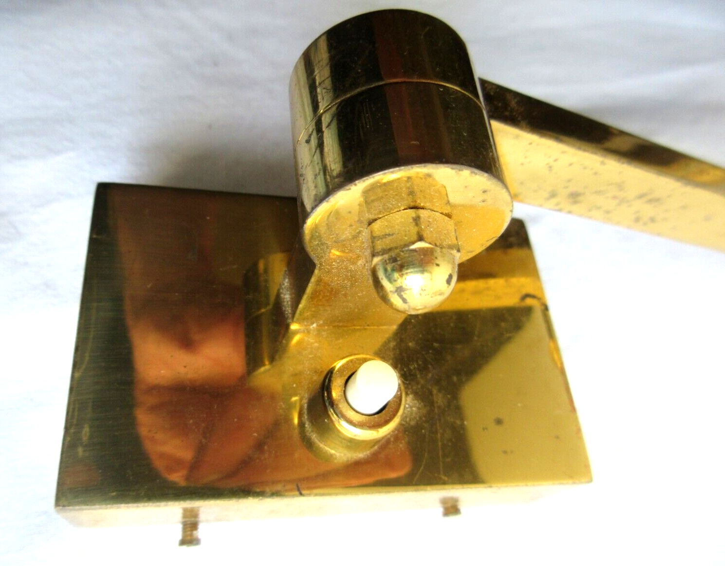 2 electrified wall lamps from 1970, gold chrome bronze, 2 articulated arms + switch
