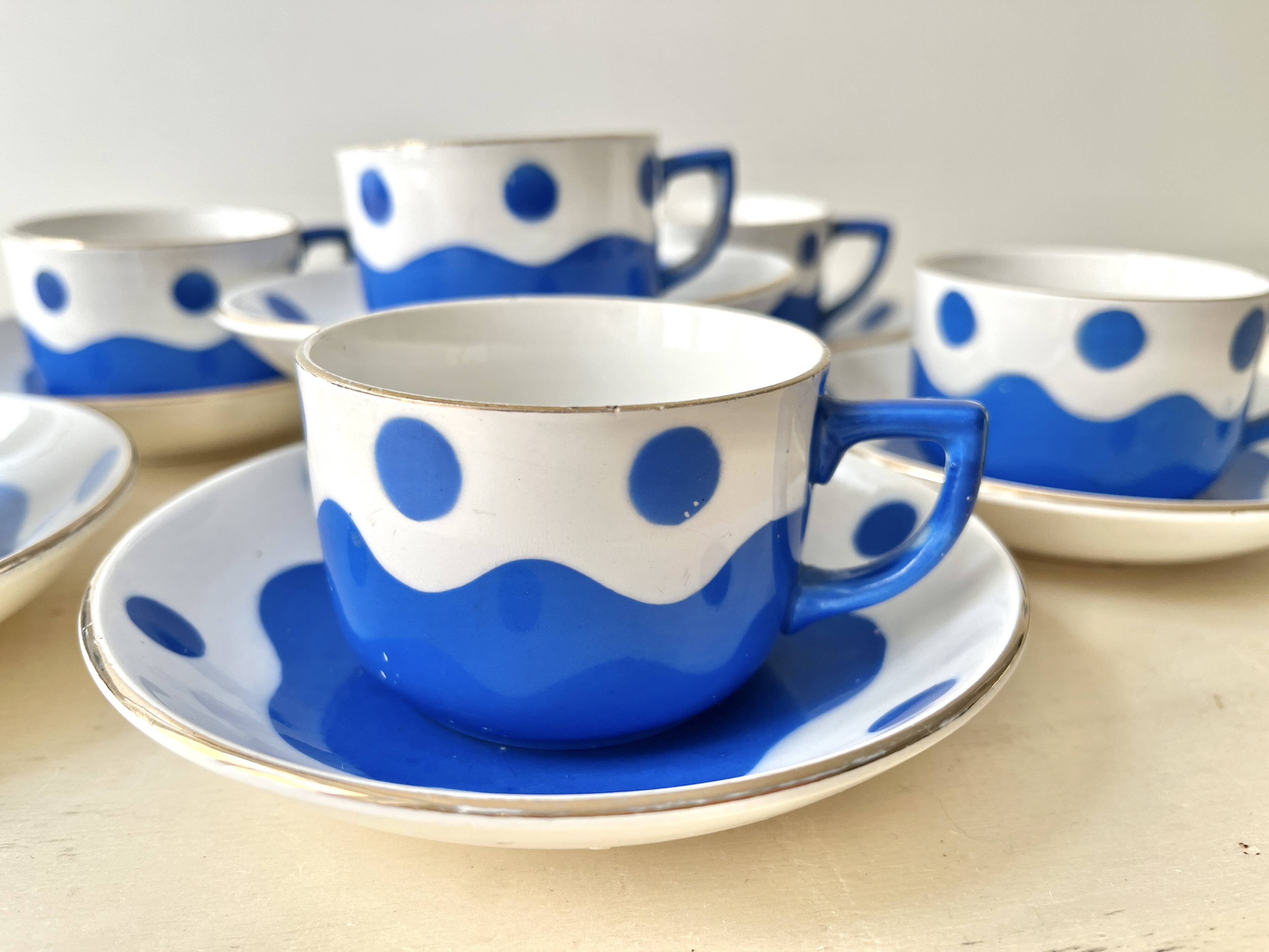 Set of 6 Sarreguemines Digoin earthenware coffee cups with art deco polka dots, 1930s