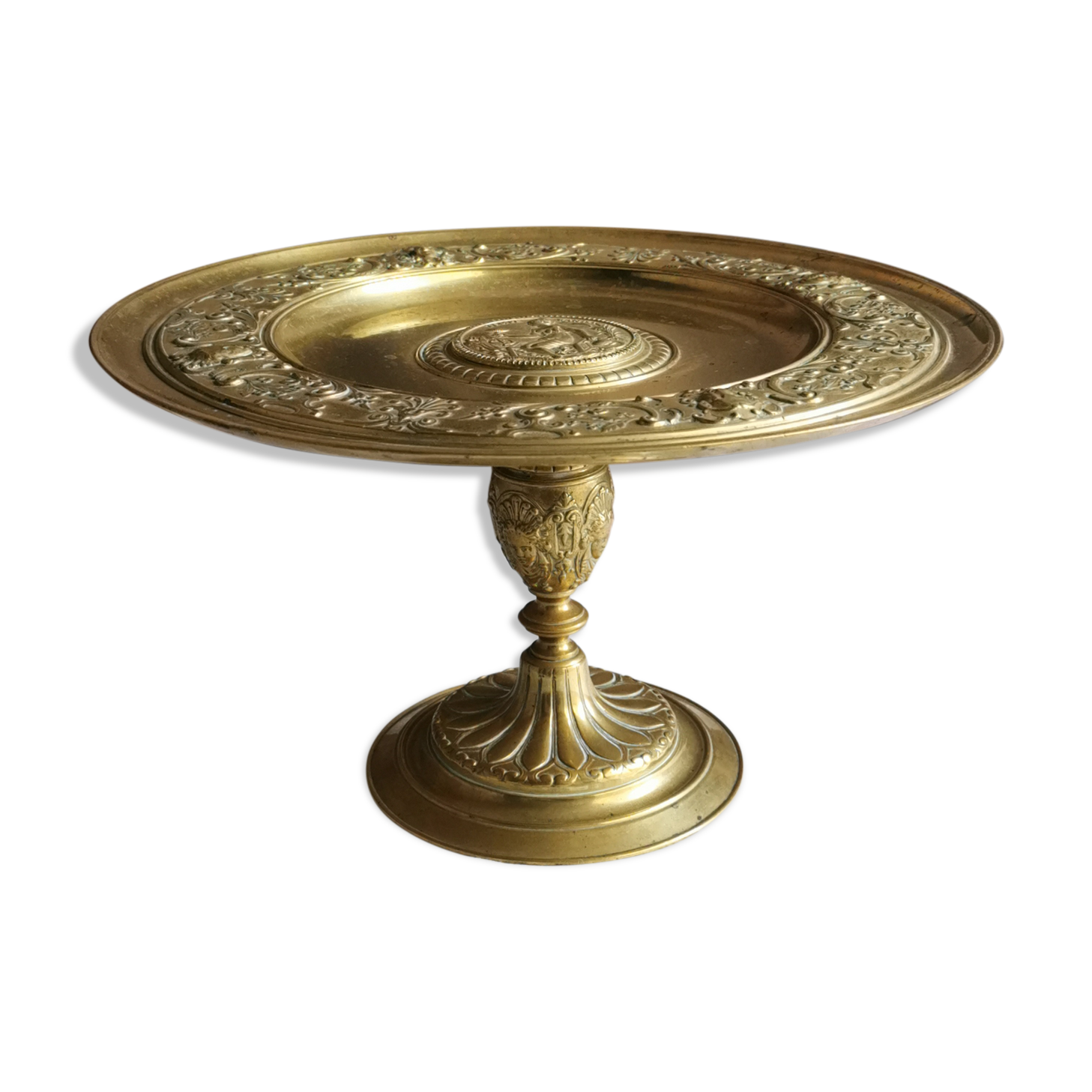 Ancient bronze cup "decor a the antique"