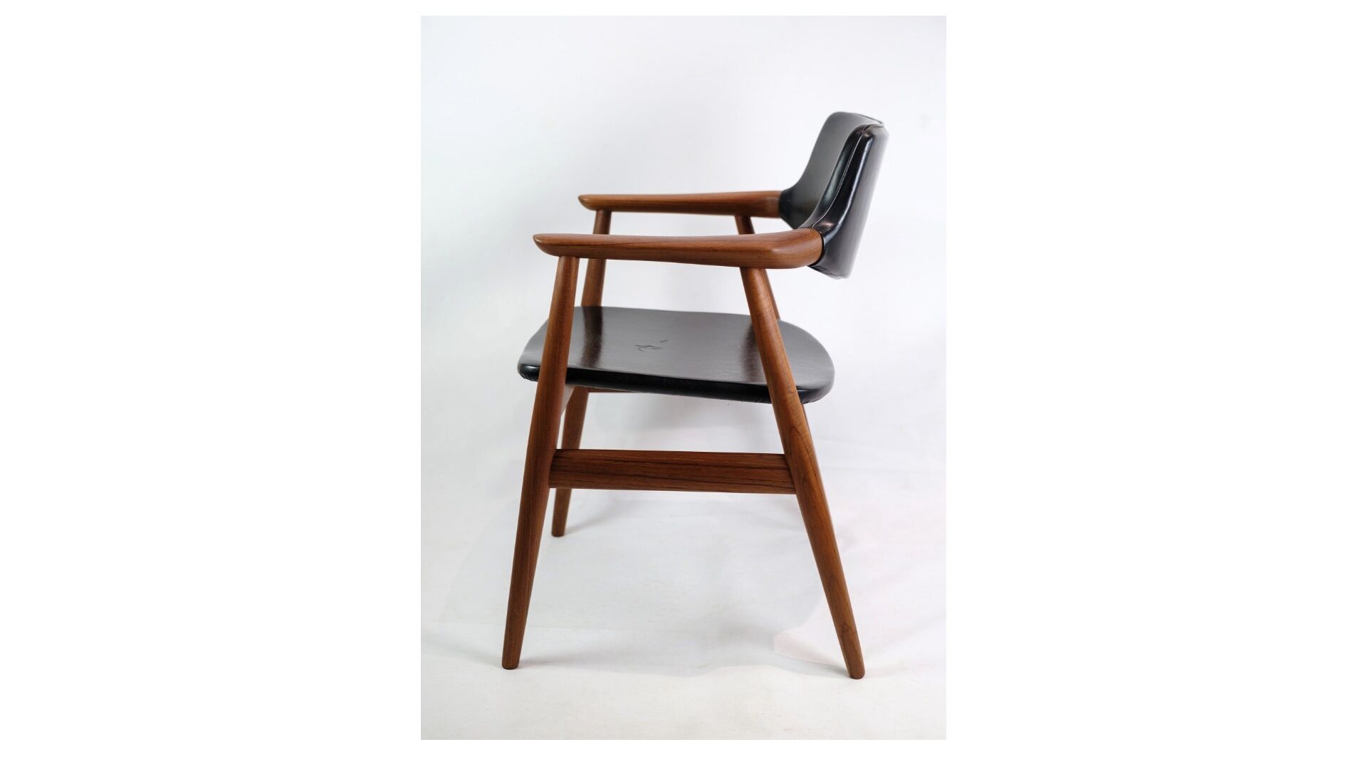 Armchair model Gm1 by Svend Åge Eriksen