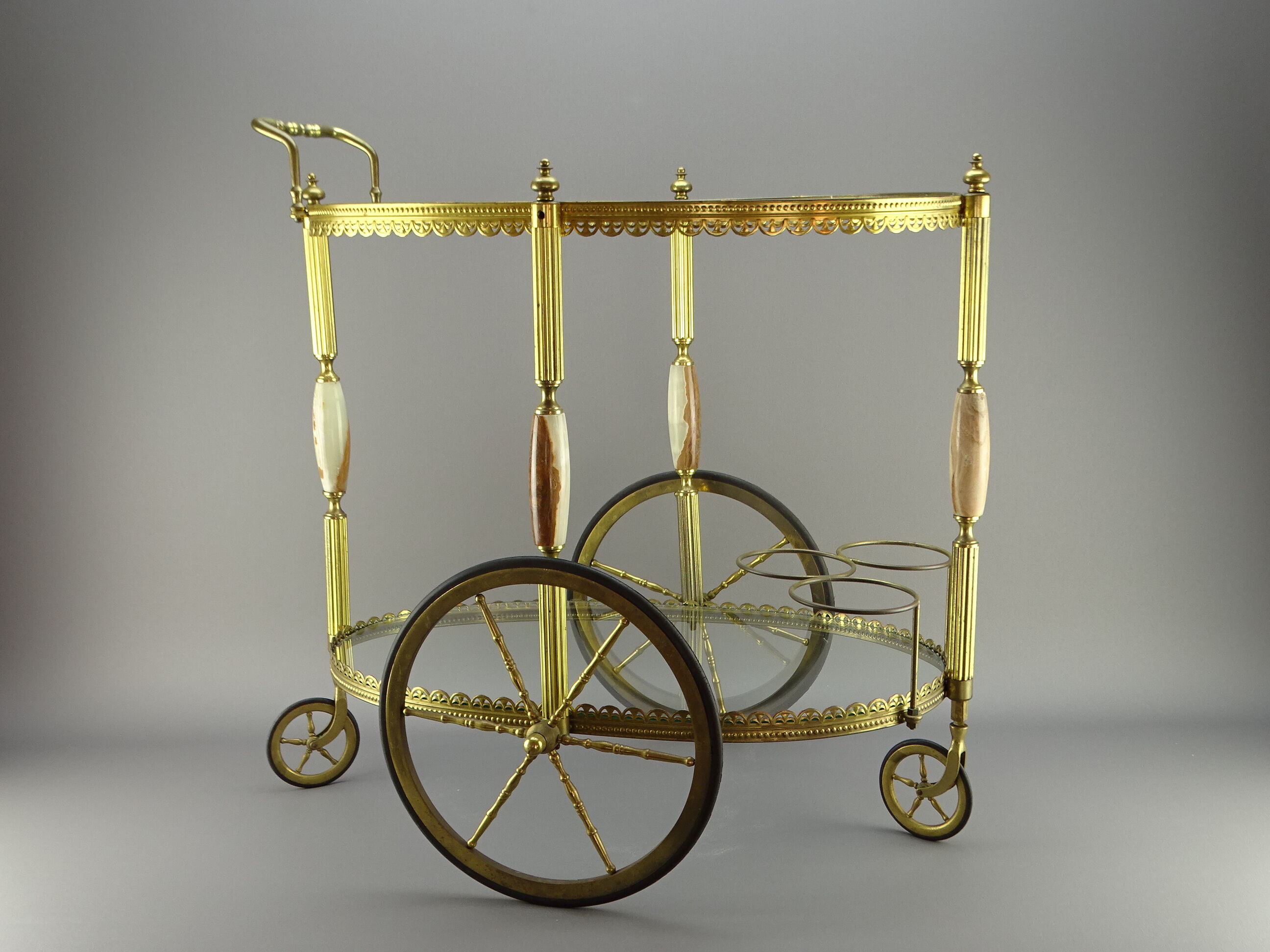 Troller bar in bronze and glass