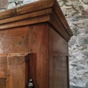 Armoire à linge, bonnetière ancienne en merisier français