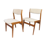 Set of dining room chairs in teak and upholstered with light fabric, designed by erik buch, 1960s