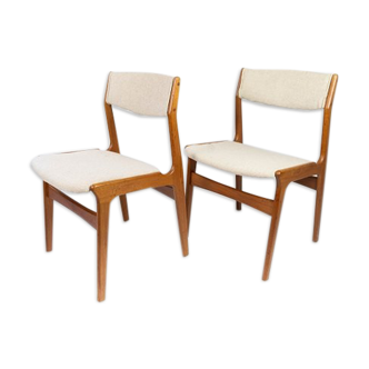 Set of dining room chairs in teak and upholstered with light fabric, designed by erik buch, 1960s