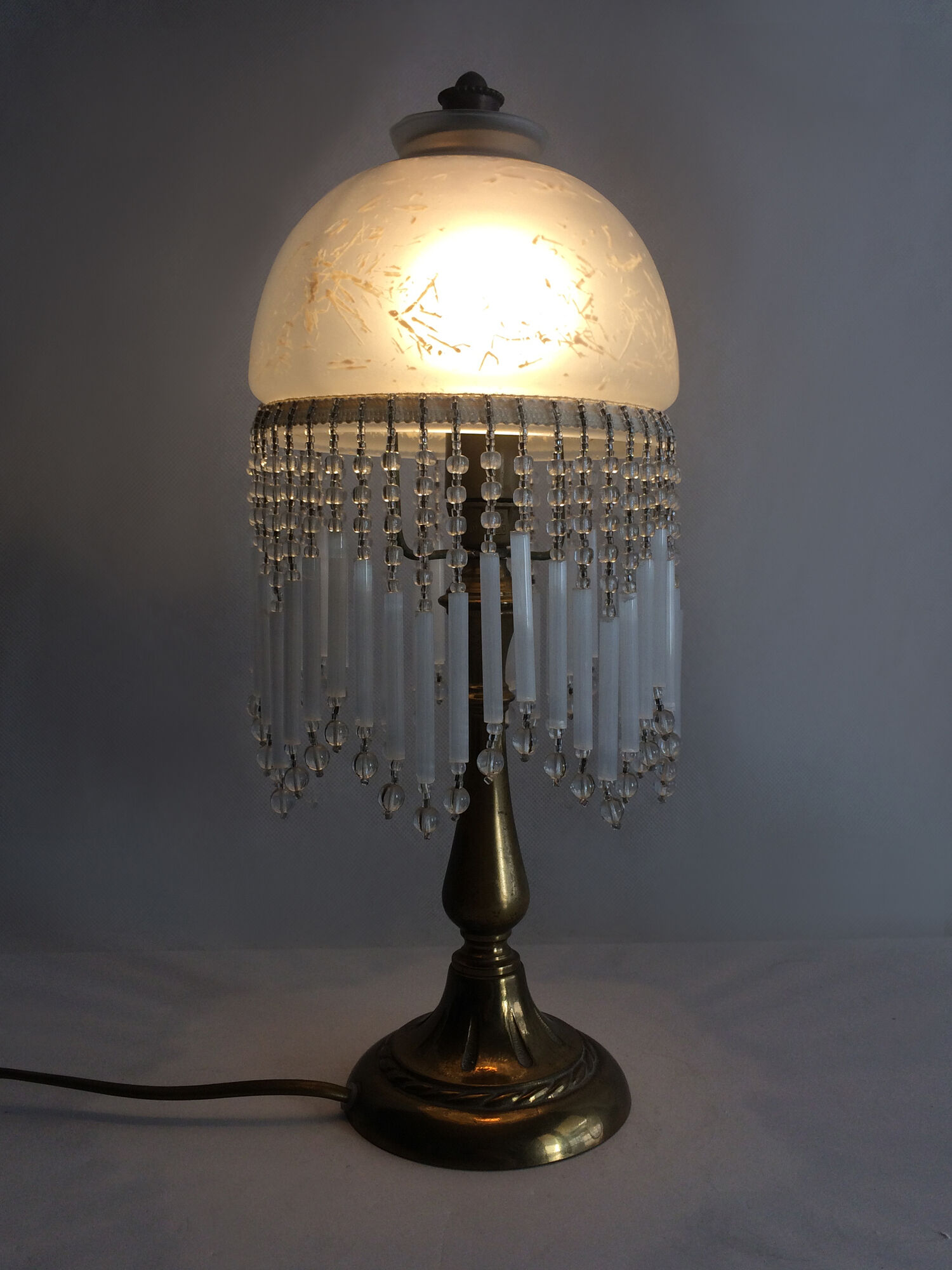 Table lamp, bedside lamp, globe with floral motifs and glass beads. Year 60 70