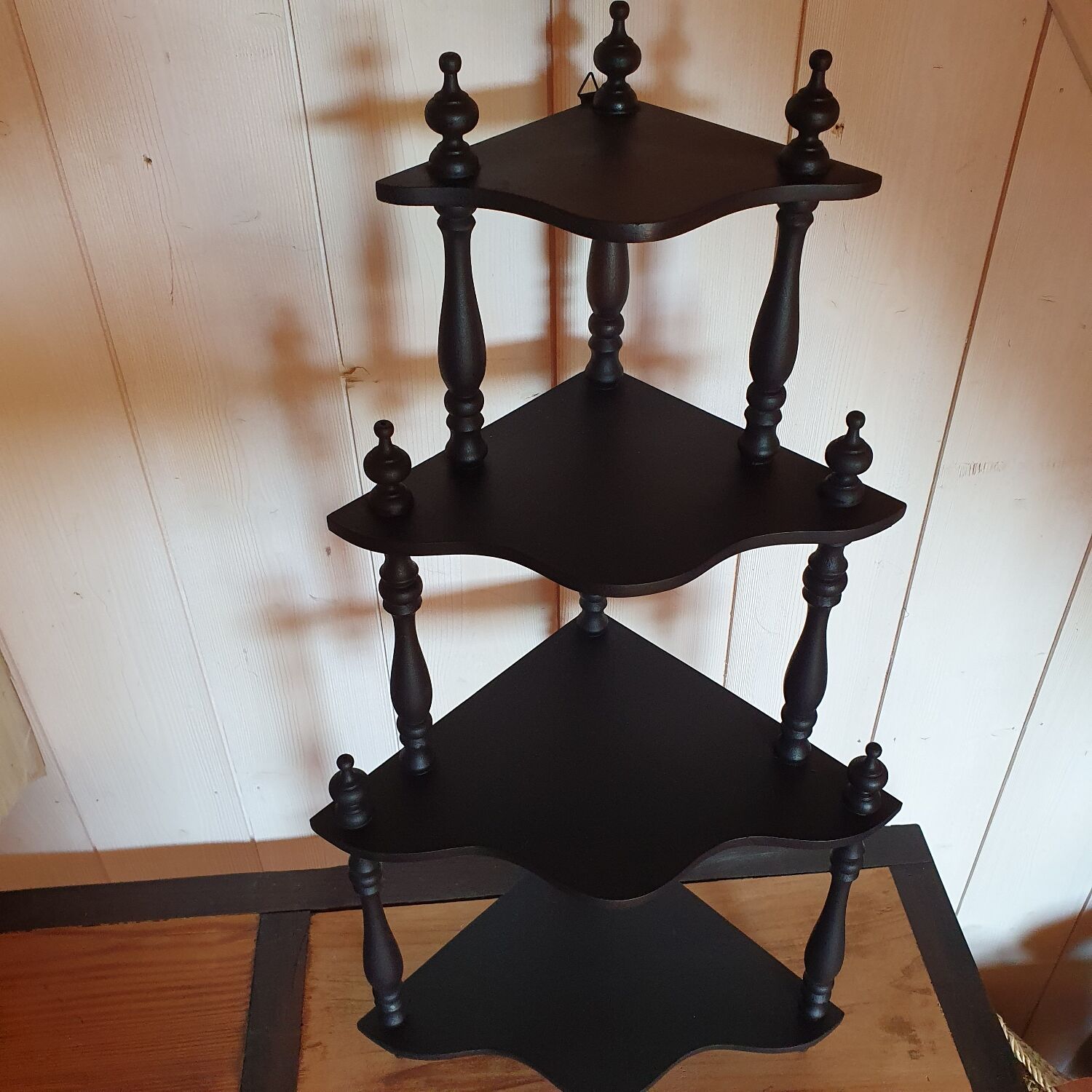 Napoleon III corner shelf